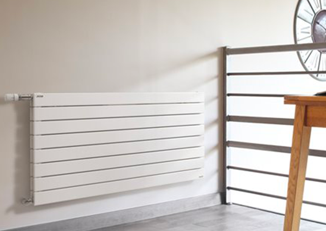 Remplacement de radiateur pour chauffage central avec thermostat réglable